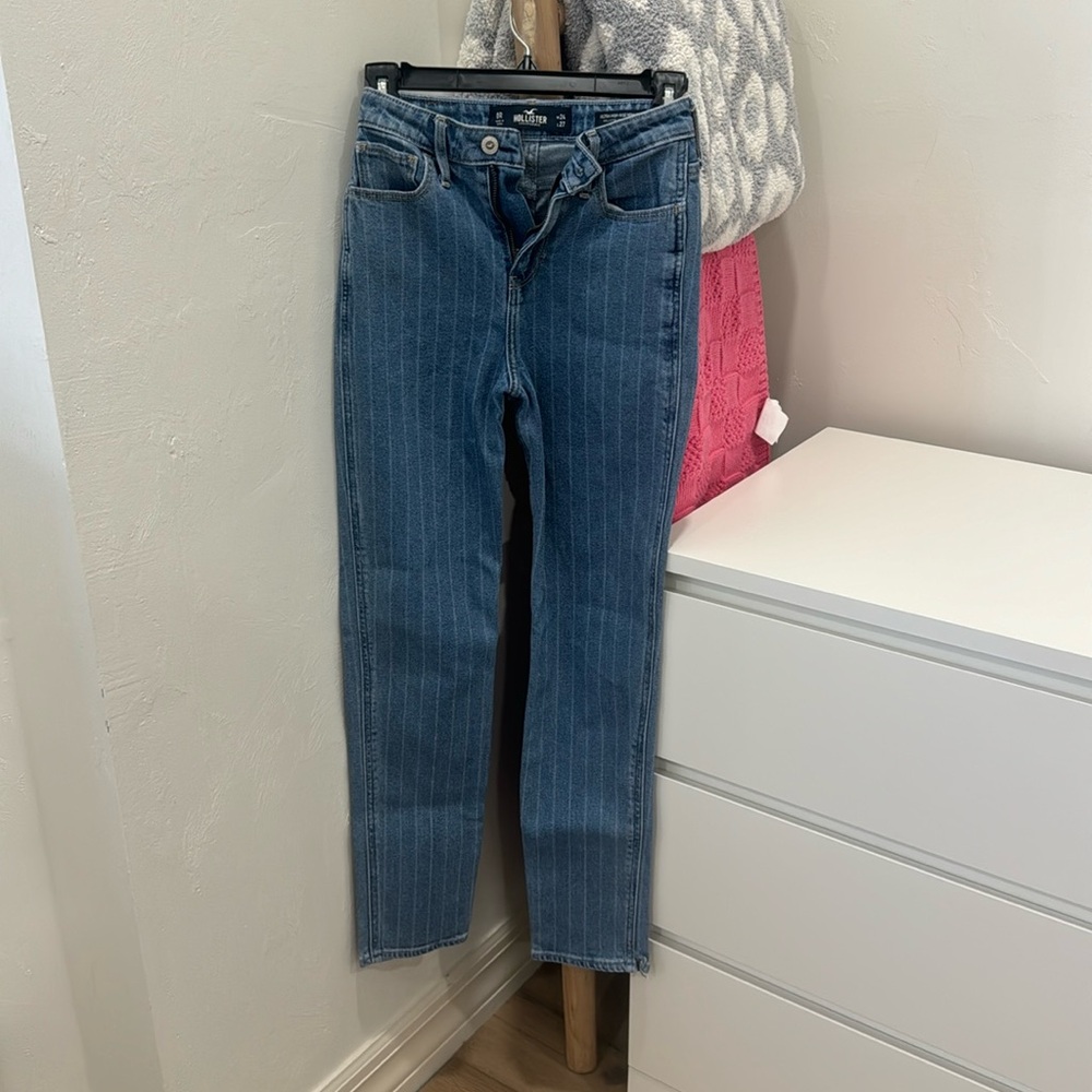 Hollister pin stripe ultra high mom Jean